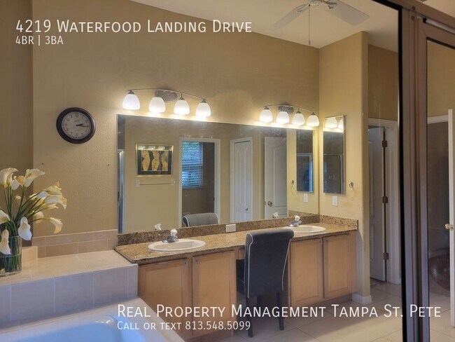 Building Photo - ***LUXURY LUTZ HOME