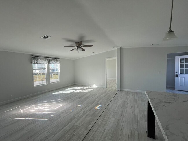 Building Photo - 574 Leopard Ln