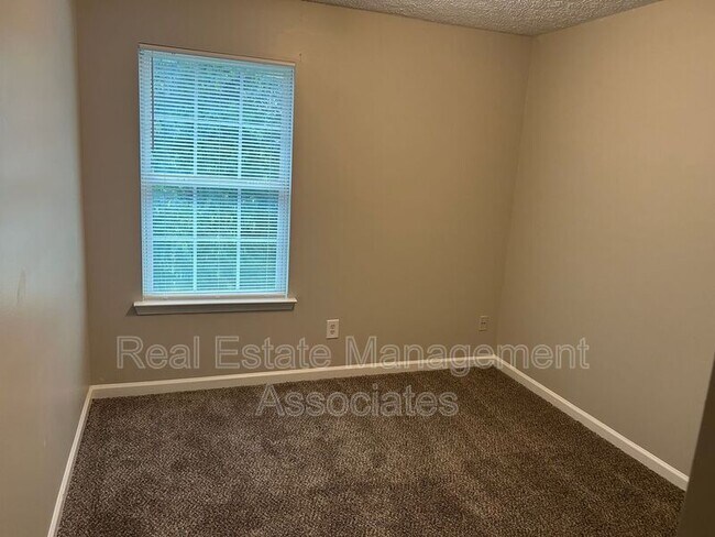 Building Photo - 1764 Carrington Dr