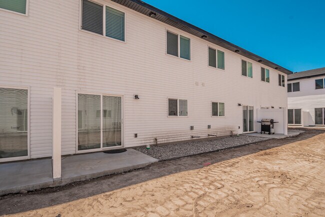 Building Photo - 380 S 3rd W