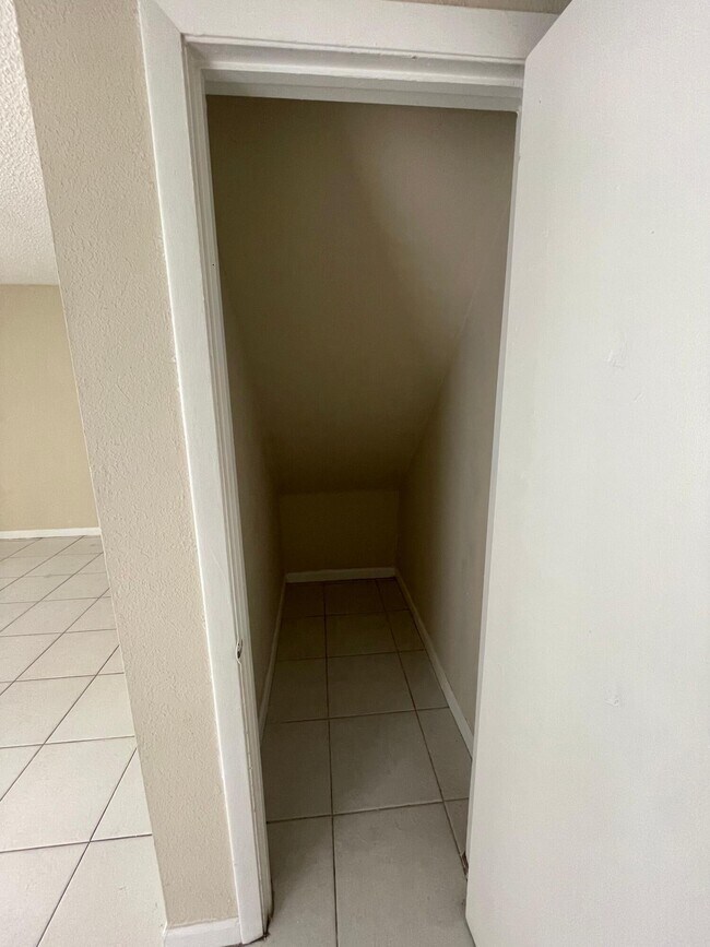 Building Photo - 3529 Coral Springs Dr