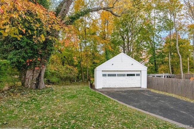 Building Photo - 122 Liberty Ave