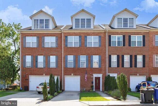 Building Photo - 2022 N Culpeper St