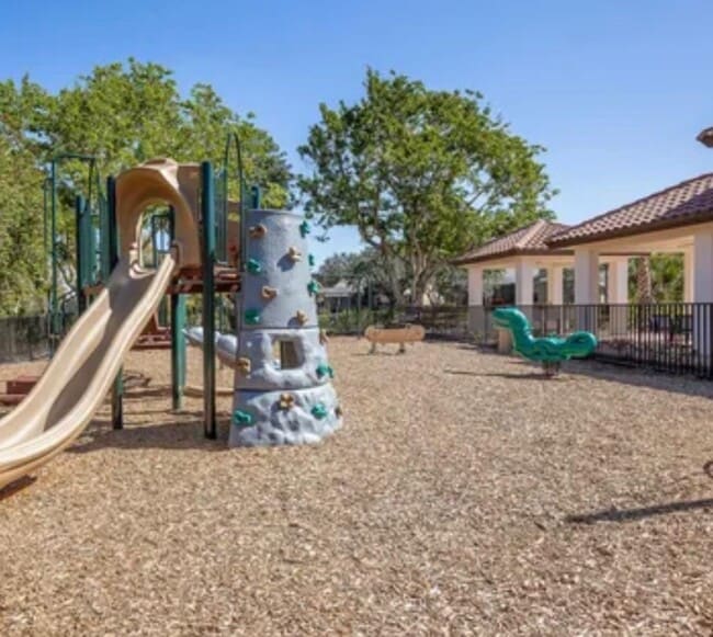 Building Photo - 8139 Las Palmas Way