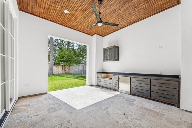 Building Photo - 7203 Tickner St