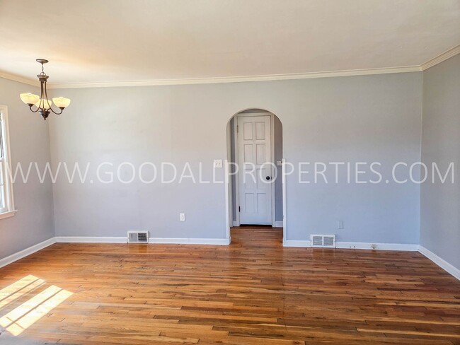 Building Photo - Charming 2 bedroom 1 bath home in Beaverdale area!