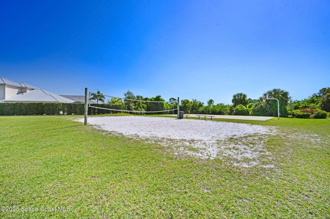 Building Photo - 1749 Tullagee Ave