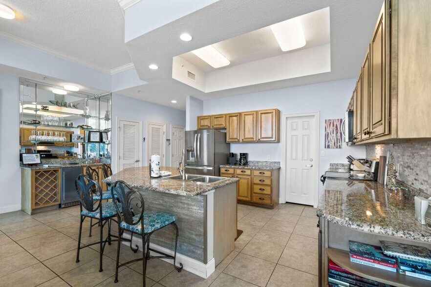 Building Photo - 27800 Canal Rd