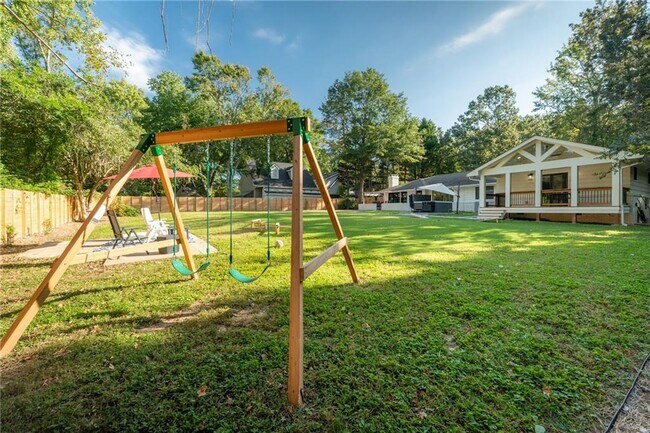 Building Photo - 7330 Hunters Branch Dr NE