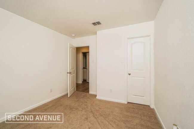 Building Photo - 10914 Juliette Pass