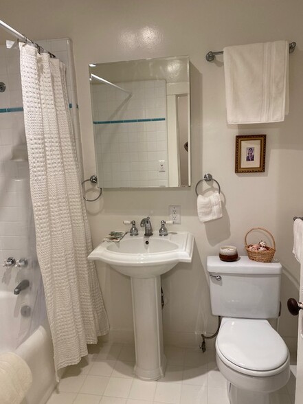 Bathroom - 1924 3rd St