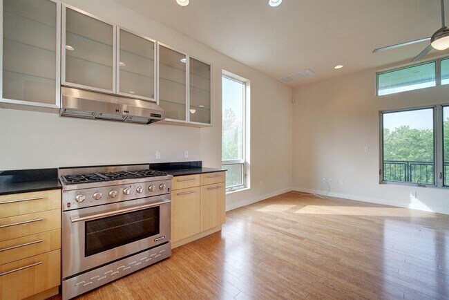 Building Photo - 5312 Agatha Cir