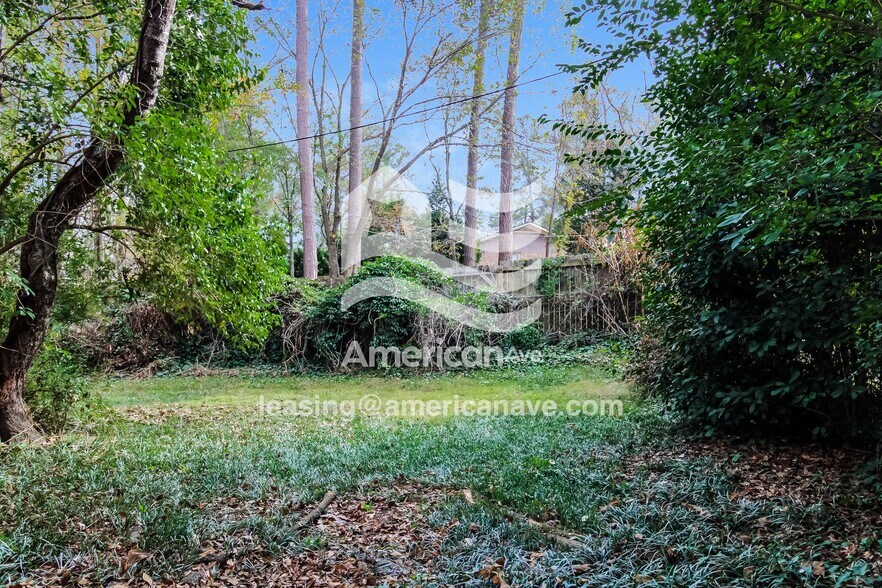 Building Photo - 1804 Breeland St