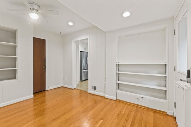 Building Photo - Discover this beautifully updated Colonial...