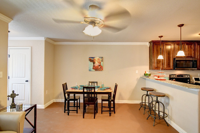 Building Photo - Lillian Street Townhomes