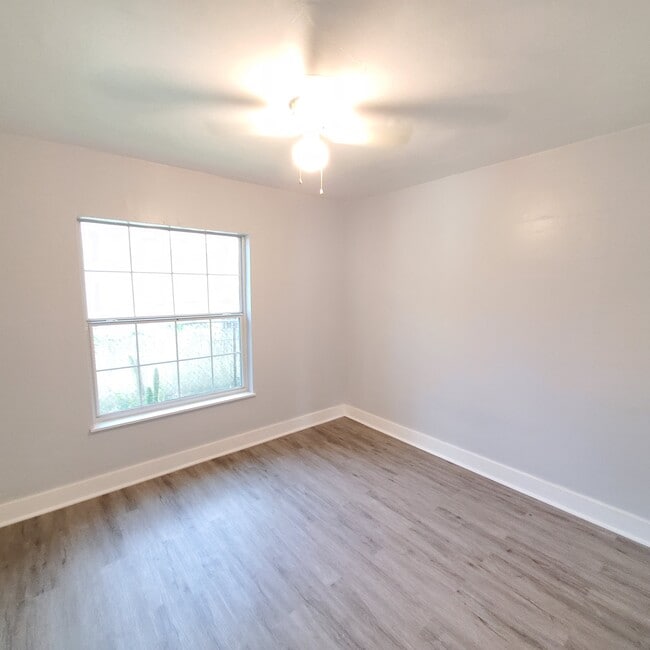 Building Photo - 1735 25th St S