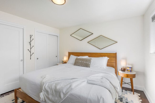 Building Photo - 9024 40th Ave SW