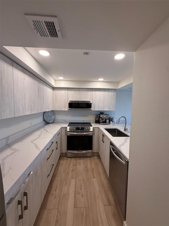 Building Photo - 11 Sunset Dr