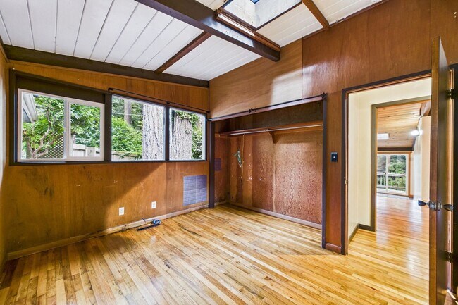 Building Photo - 2910 Greenbriar Ln