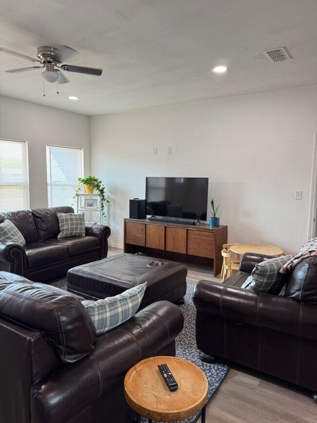 Building Photo - 211 S West - Merkel, TX