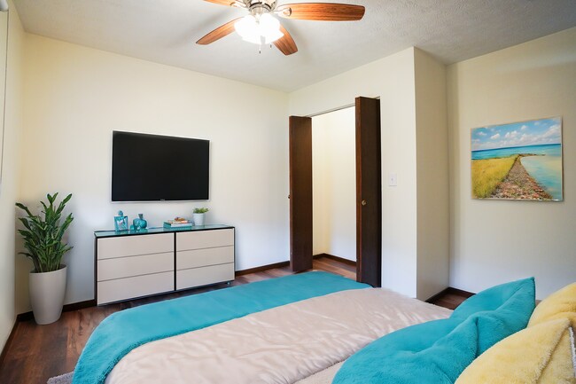 Building Photo - The Otto - 2 Bedroom / 1 Bath Ground Floor...