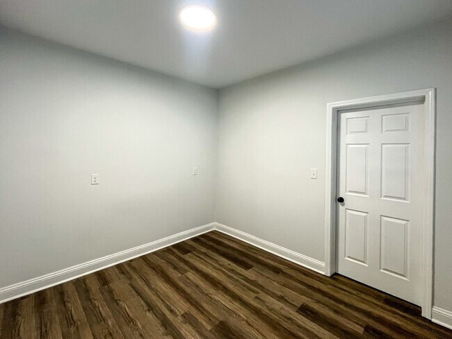 Building Photo - Beautifully Updated 3 Bed 2 Bath Haymount Home