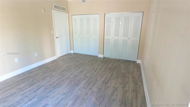 Building Photo - 400 SW 2nd St