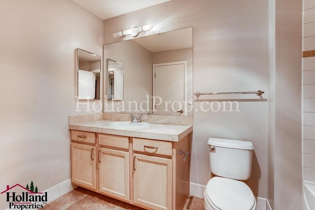 Building Photo - Modern 2-Bedroom Apartment in the Heart of Downtown NEW SUPER PRICE at $1,795!