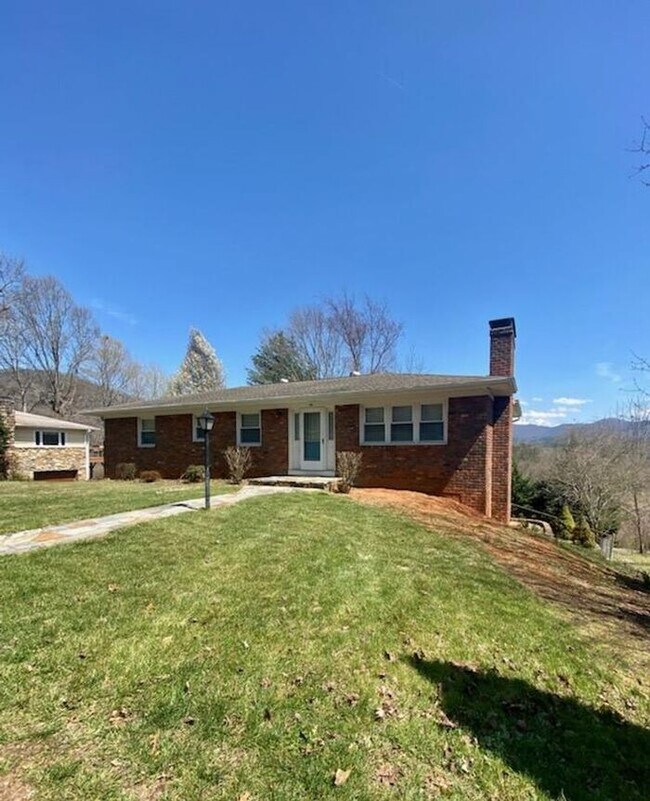 Woodfin Rental! 2 Deerview Ln Woodfin NC 28804 Apartment Finder