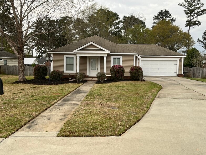 Building Photo - 209 Courthouse Ln