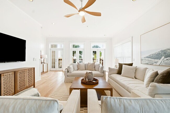 Building Photo - 22022 Front Beach Rd