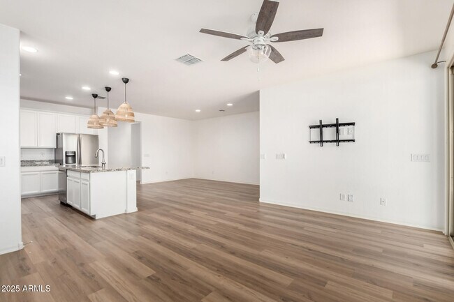 Building Photo - 17508 W Smt Dr