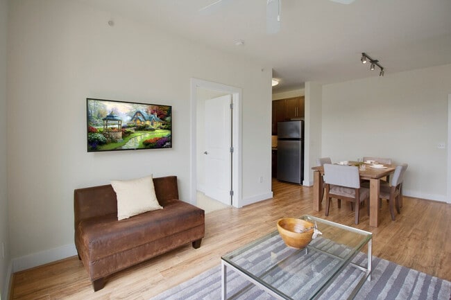 Building Photo - 200 S Peyton St