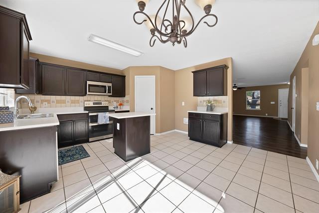 Building Photo - 115 Walnut Dr