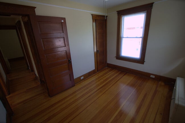 Building Photo - 377 Marlboro St