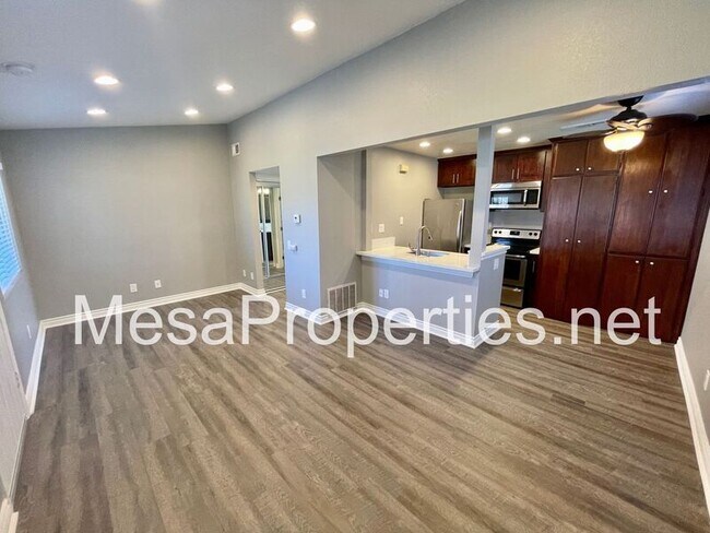 Building Photo - 3733 Country Oaks Loop