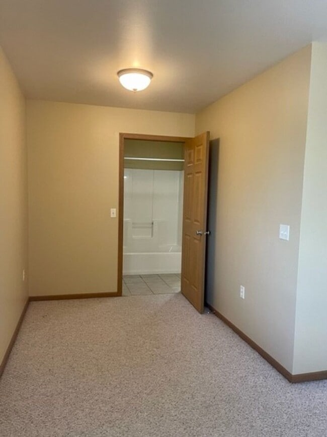 Building Photo - 3566-3572 East Meadows Place