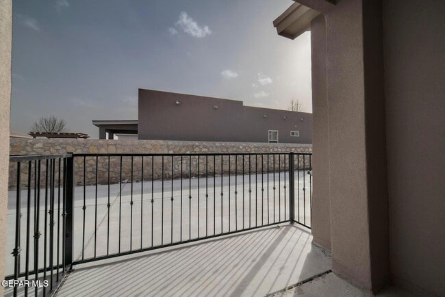 Building Photo - 1060 Hoppas St