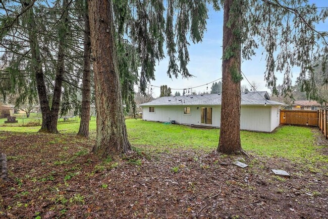 Building Photo - Light & Airy 2-Bedroom Olympia Home with Private Baths & Spacious Backyard!