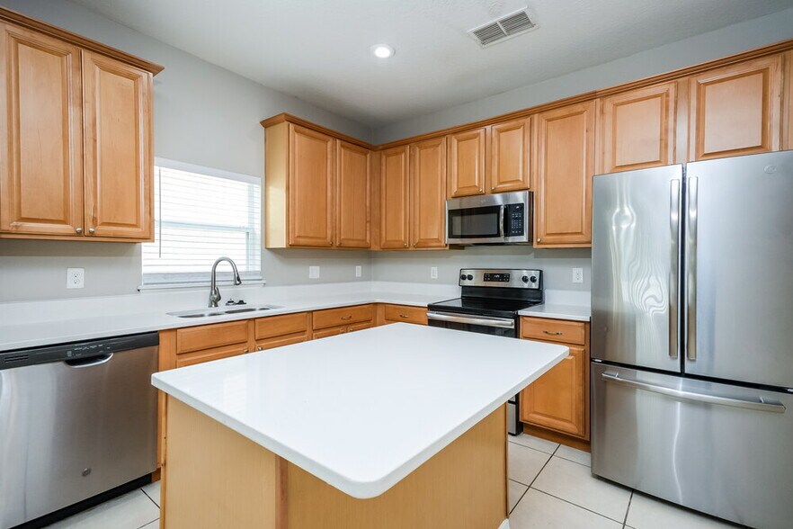 Building Photo - 336 Marathon Ln