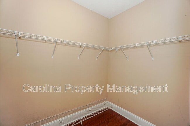 Building Photo - 181 Streamside Pl