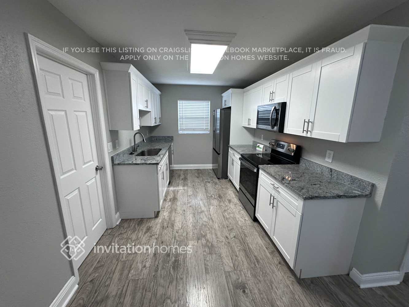 Building Photo - 909 Skyview Dr