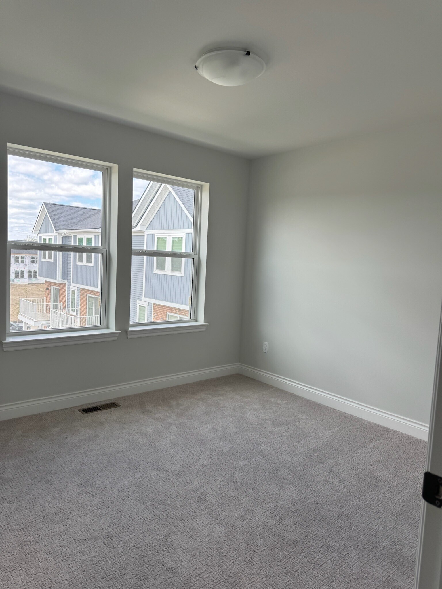 Guest Bedroom - 813 Canterbury Ln