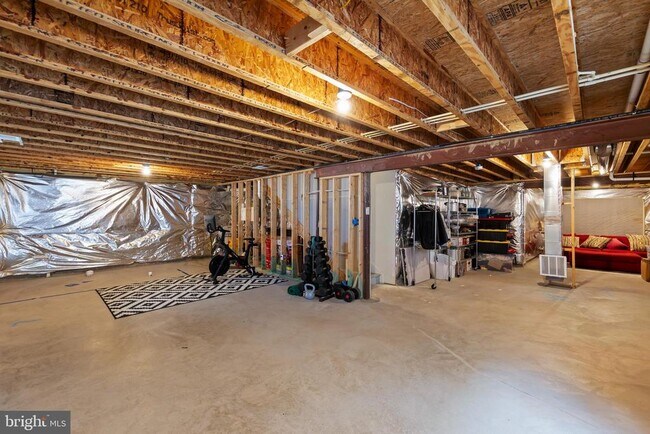 Building Photo - 124 Lenore Ln