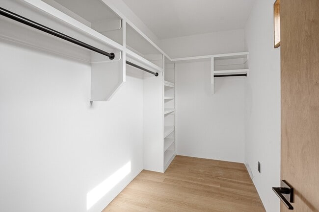 Building Photo - 1603 5th Ave N