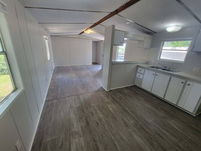 Building Photo - 109 Embert Ln