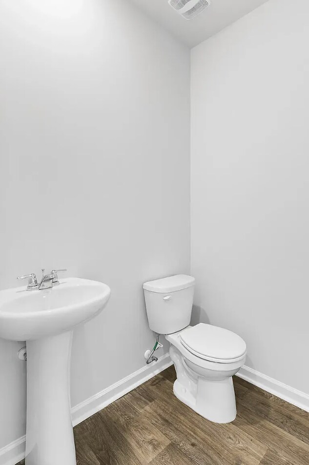 Building Photo - 201 N Lgt Wy