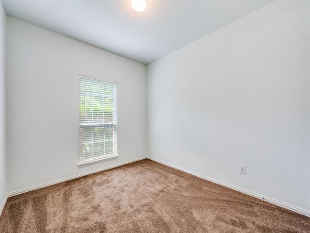 Building Photo - 5400 Raincrest Dr