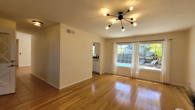 Building Photo - Stunning remodel in ideal location!