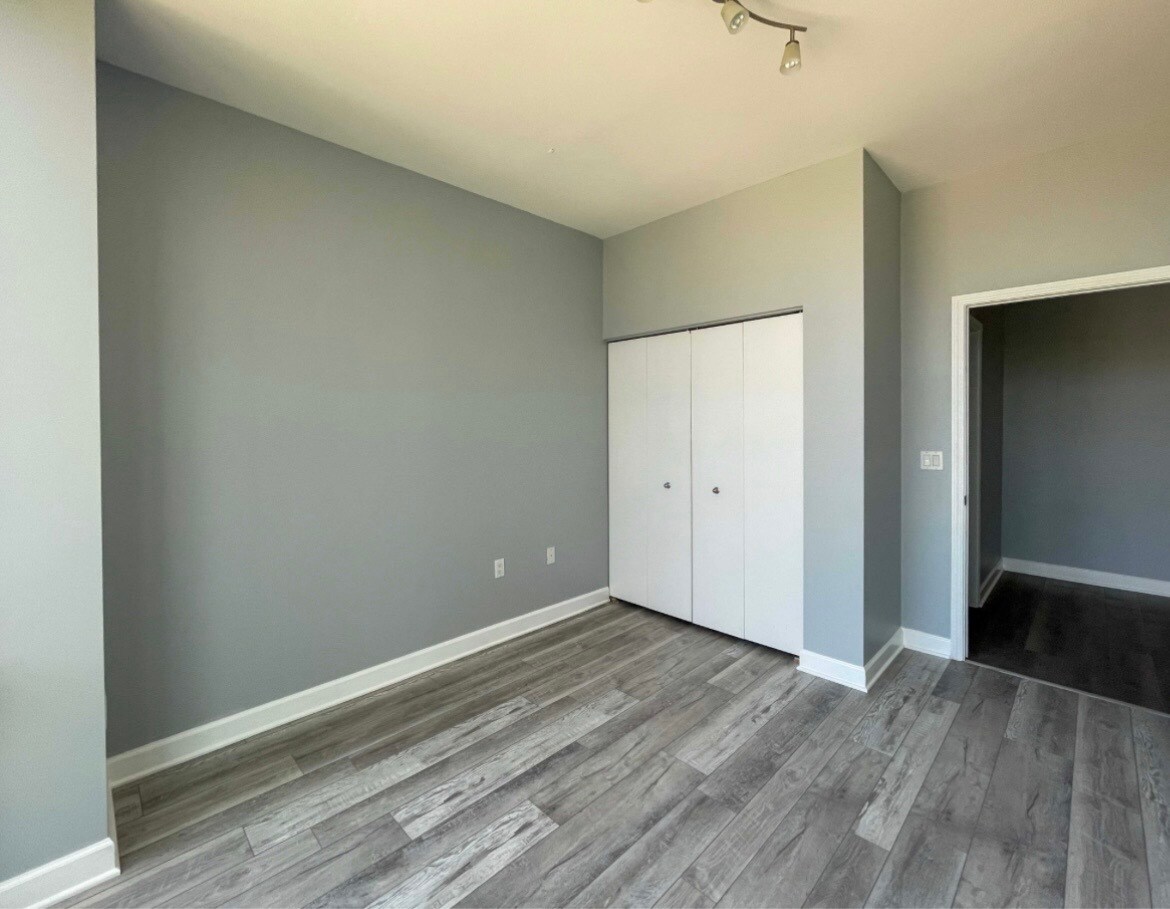 Building Photo - 233 E 13th St